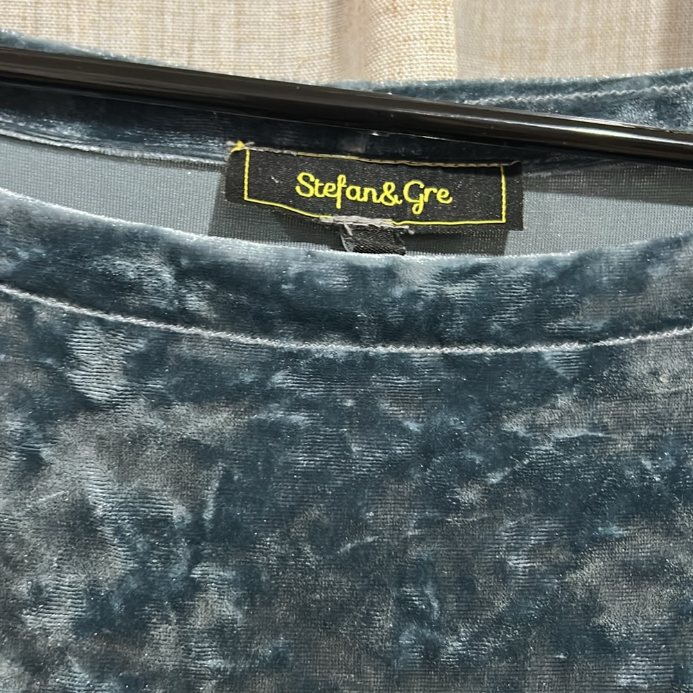 Dainty Jewls inspired Blue velvet Dress with Long Sleeves - Picture 6 of 6